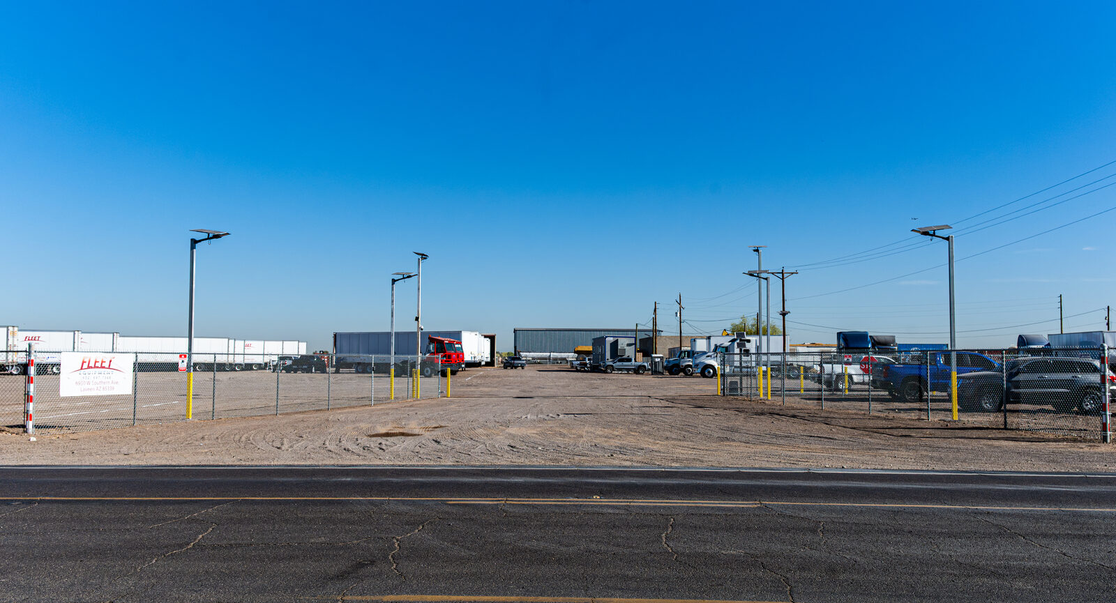 Commercial chain link fence around a yard in Arizona